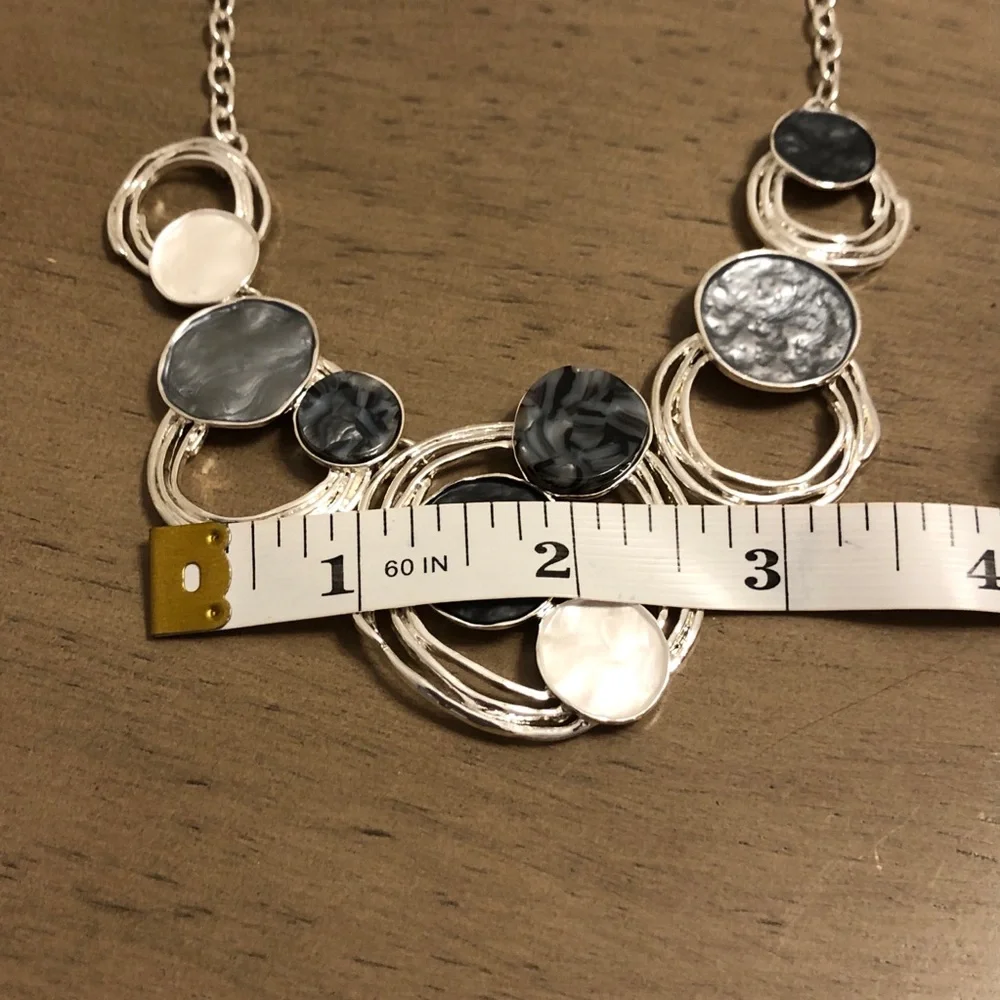 Silver Tone Gray and Black Necklace and Earrings Set Costume Jewelry